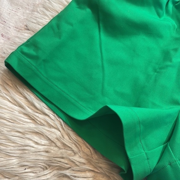 Good American Summer Green Elastic Waist High Rise Weekend Shorts - Picture 5 of 11